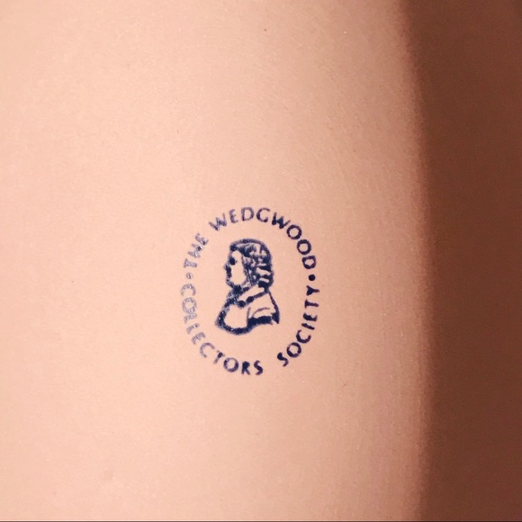 Wedgwood Jasperware Egg in NEW Condition RARE 1980s - Picture 11 of 16